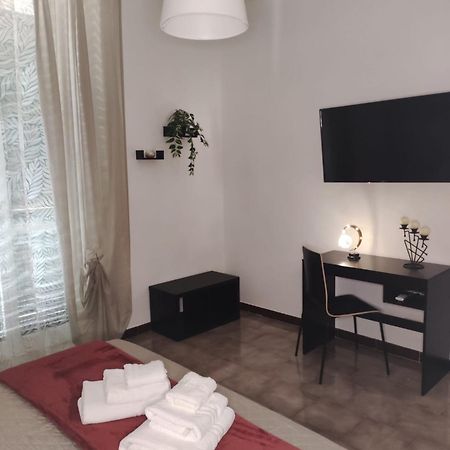 111 Guest House Бари Экстерьер фото