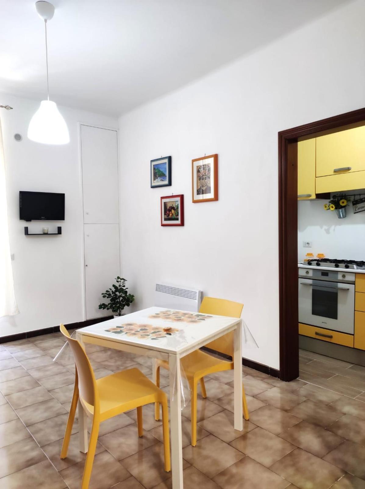 111 Guest House Бари Экстерьер фото
