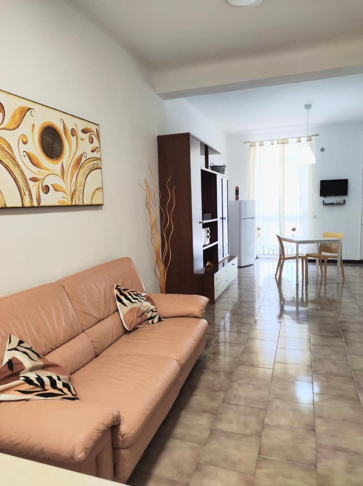 111 Guest House Бари Экстерьер фото